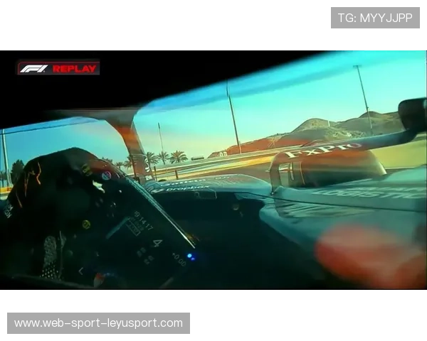 赛车高速甩尾过弯，极限角度引车迷疯狂