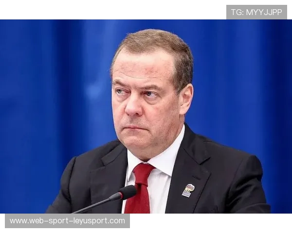 梅德韦杰夫技战术成熟,硬地实力顶尖,梅德韦杰夫资料 梅德韦杰夫技战术成熟,硬地实力顶尖,梅德韦杰夫资料